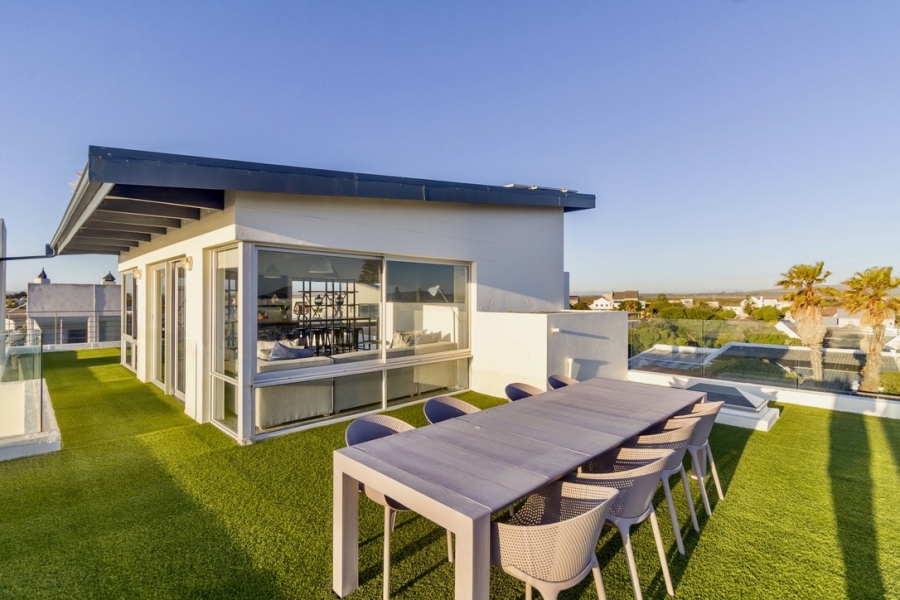 4 Bedroom Property for Sale in Van Riebeeckstrand Western Cape